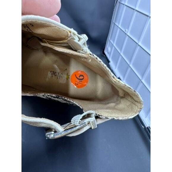 "SEVEN DIALS" Snakeskin Pattern Bootie, Pointed Toe, Buckle Strap,Sz 9.5,Cowgirl - Picture 11 of 14